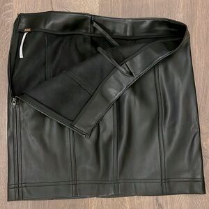 Free People Black Vegan Leather Skirt Women’s Size 4